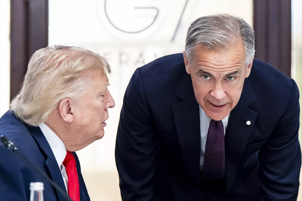 (Foto de ARCHIVO)

June 16, 2026, Evian-Les-Bains, France: Le premier ministre canadien, Mark Carney, et le prA?©sident amA?©ricain, Donald Trump, discutent au Sommet du G7 A?Â  A?â€°vian-les-Bains, en France, le mardi 16 juin 2026. LA PRESSE CANADIENNE/Christopher Katsarov



Europa Press/Contacto/Christopher Katsarov

16/6/2026