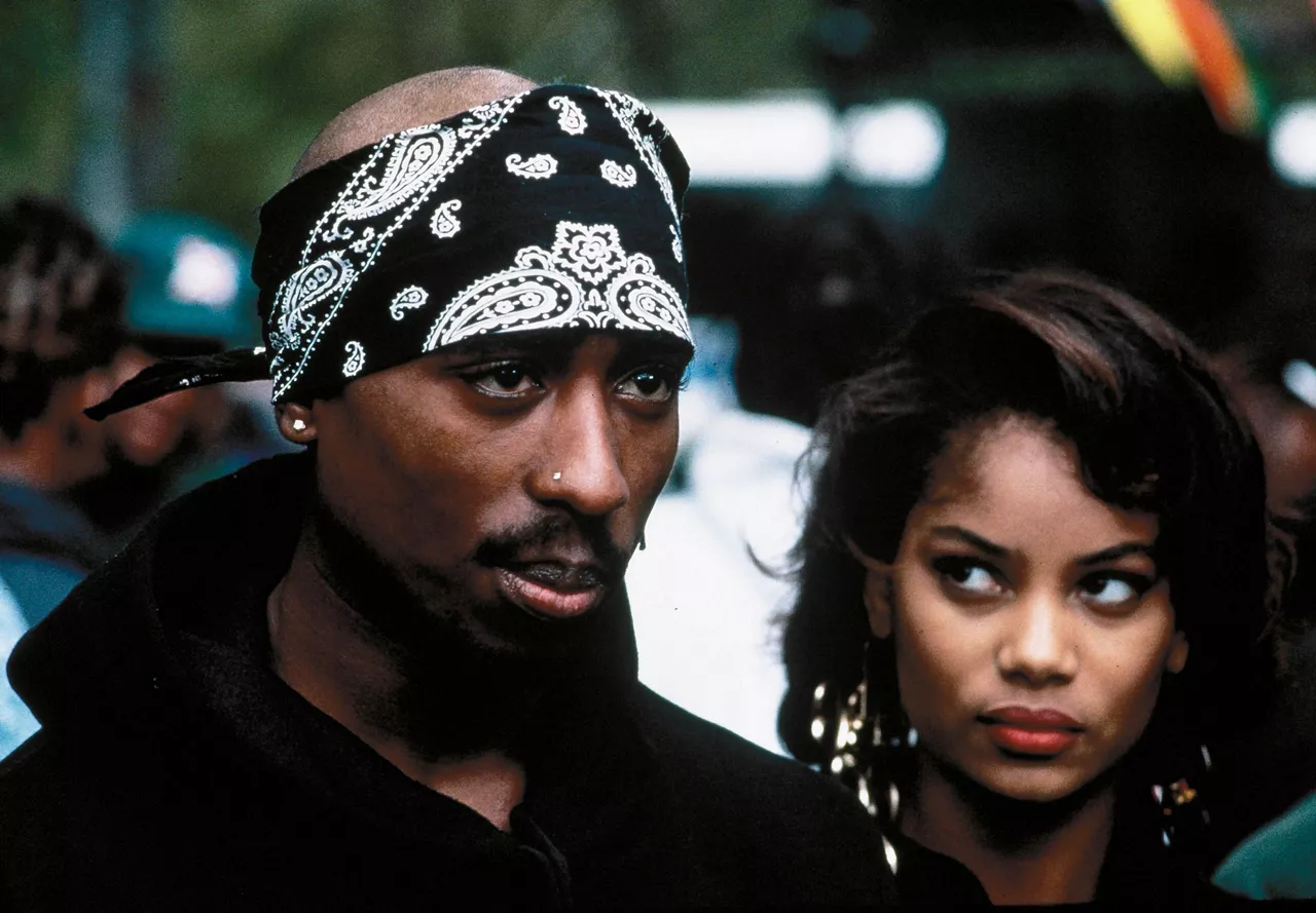 (Foto de ARCHIVO)

1994; Above The Rim. Original Film Title: Above The Rim, PICTURED: TUPAC SHAKUR, Director: Jeff Pollack, IN CAST: Duane Martin, Leon, Tupac Shakur, David (Actor Bailey, Bernie Mac, Marlon Wayans



Europa Press/Contacto/NEW LINE CINEMA

01/1/1994