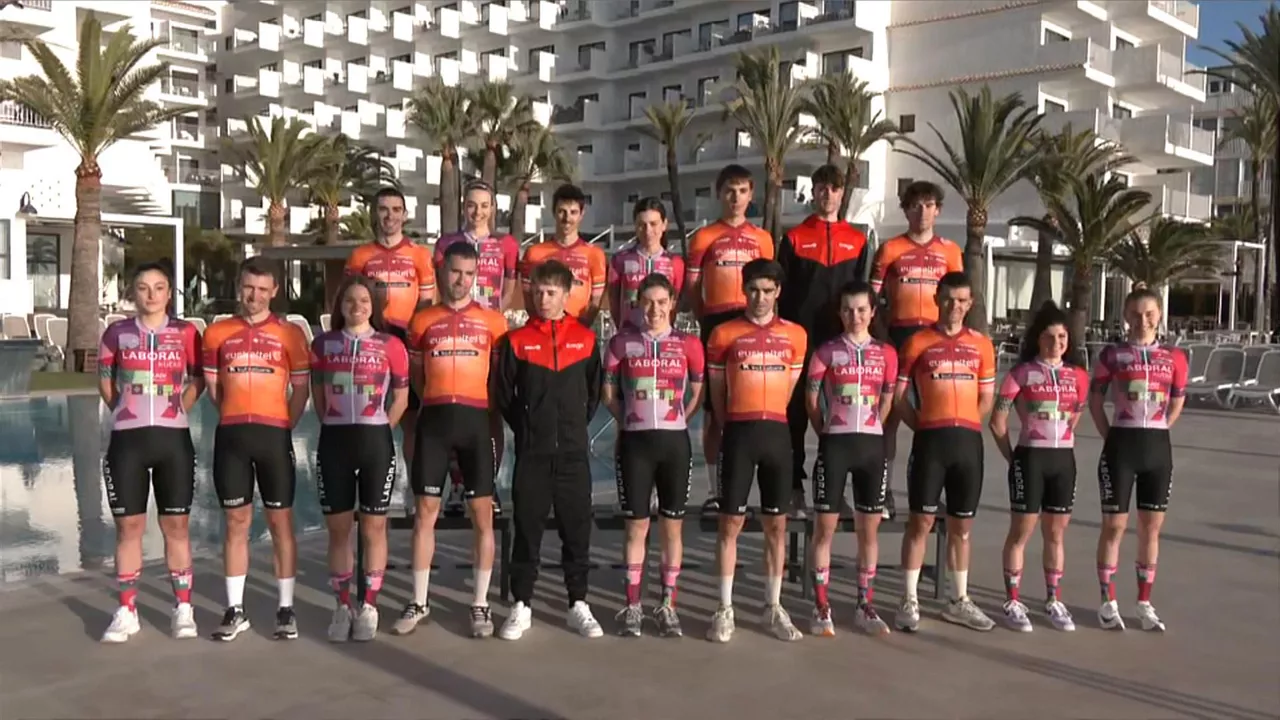 Denboraldi berria prestatzen ari dira Altean, eta aurkezpena egin dute.