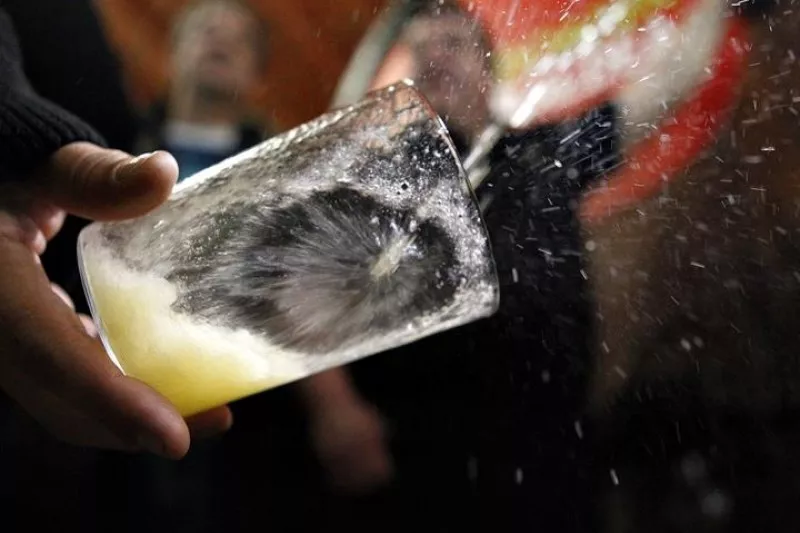 Sagardoa. Txotx. Sagardotegi. EFE