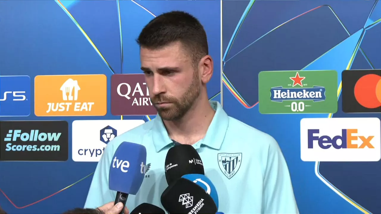 Unai Simón, portero del Athletic, tras el empate ante el PSG