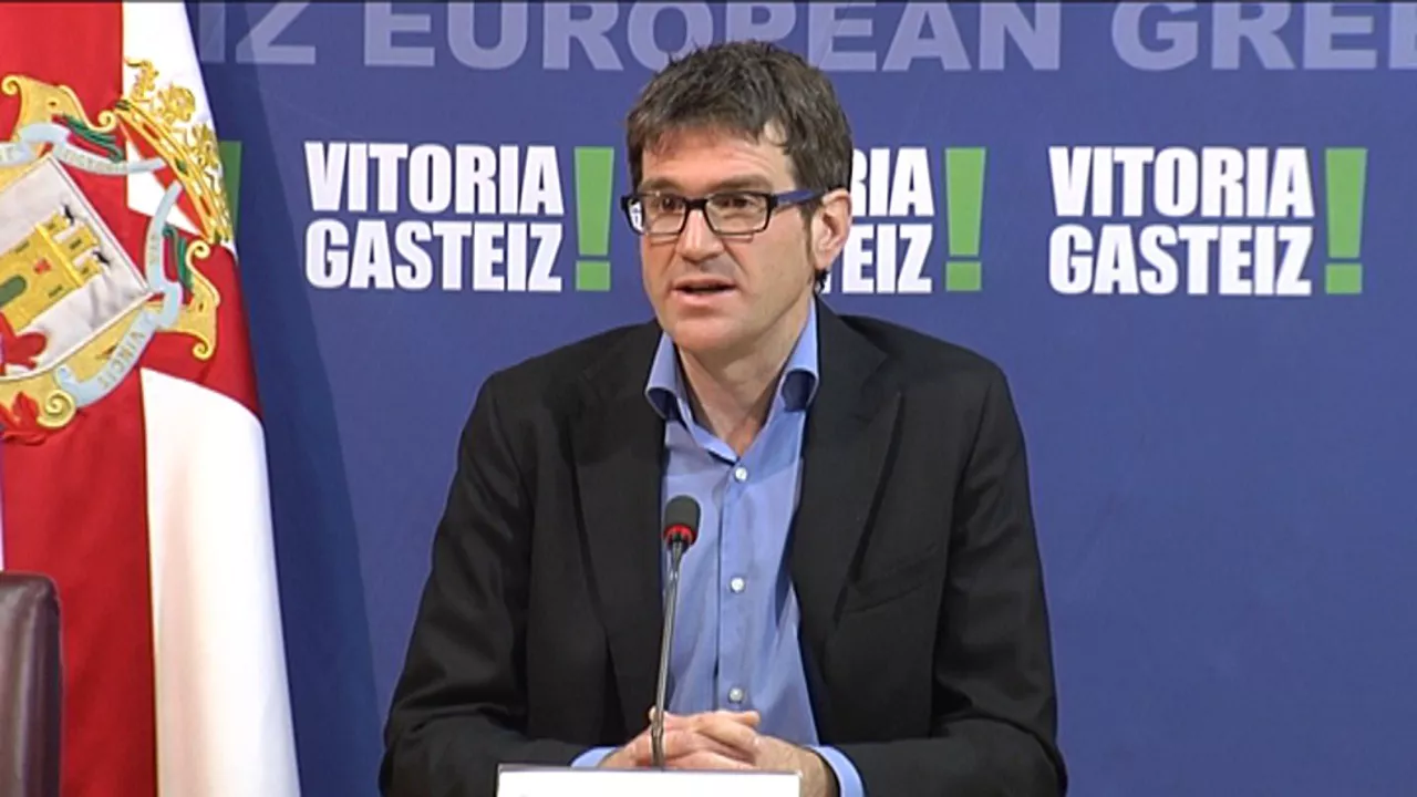 Gorka Urtaranek esan du barkamena eskatzea egin behar den "gutxienekoa" dela. Argazkia: EITB