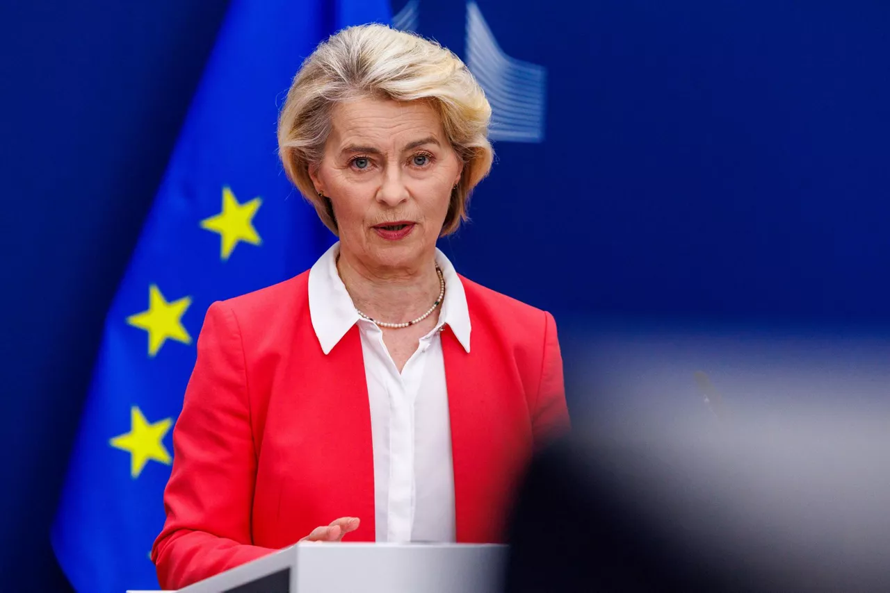BRUSSELS (Belgium), 13/07/2026.- European Commission President Ursula von der Leyen speaks to the media on the final report of a special panel on child safety online, in Brussels, Belgium, 13 July 2026. (Bélgica, Bruselas) EFE/EPA/OLIVIER MATTHYS
