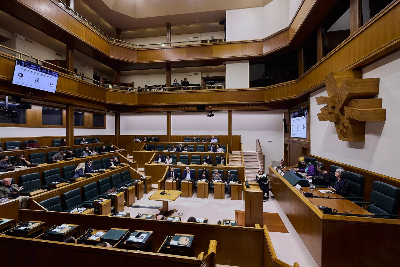 El Parlamento Vasco celebra una jornada abierta a la ciudadanía sobre los retos democráticos del futuro de Euskadi