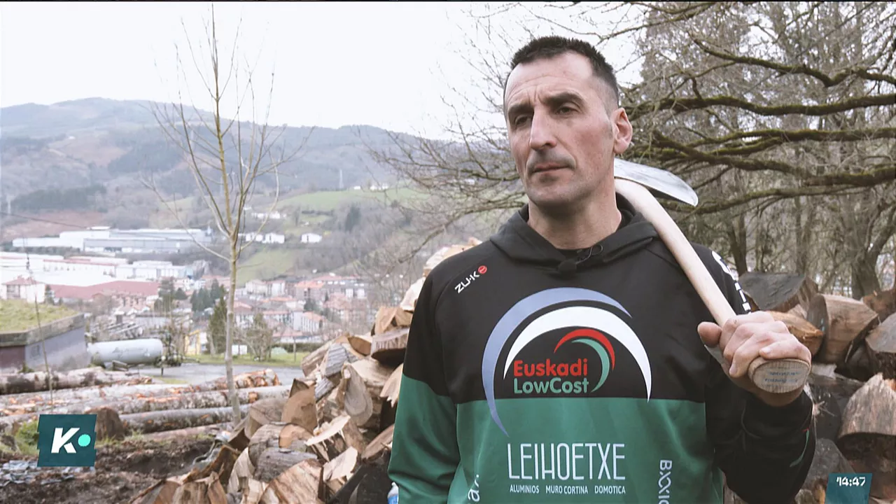 Xabier Zaldua aizkolaria