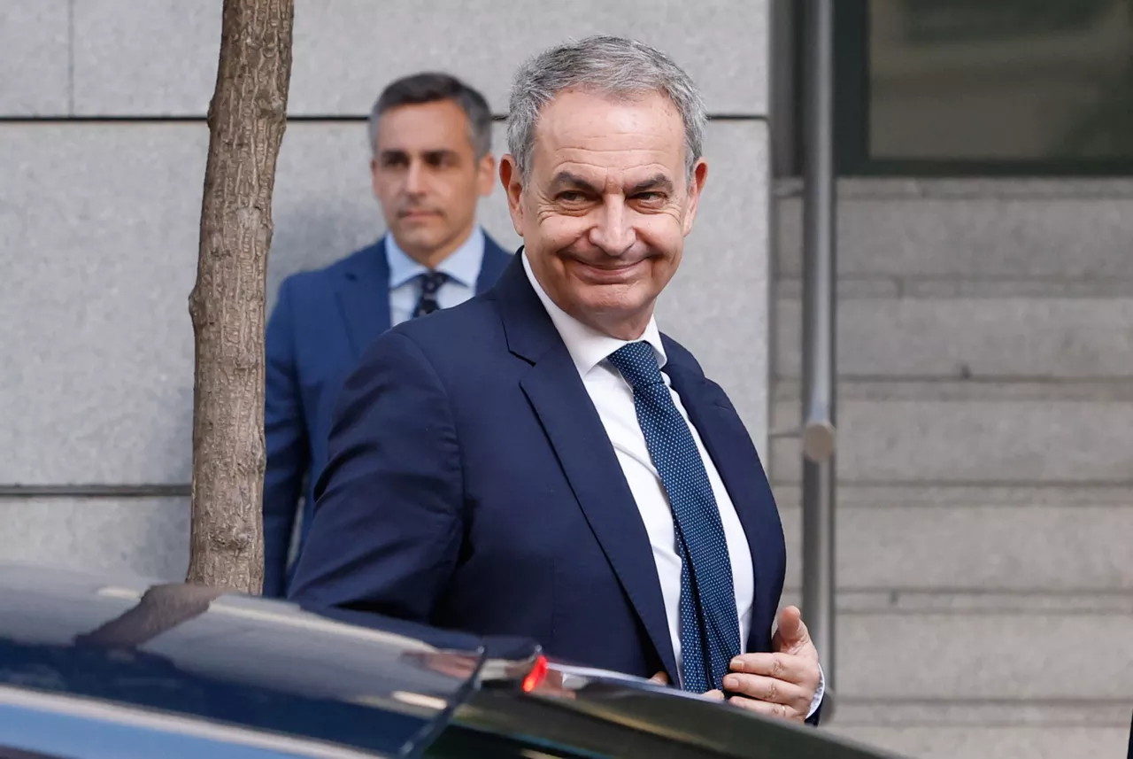 MADRID, 17/06/2026.- El expresidente del Gobierno, José Luis Rodríguez Zapatero, llega a la Audiencia Nacional para declarar como investigado por organización criminal, tráfico de influencias y falsedad en la causa sobre el préstamo a la compañía aérea Plus Ultra. EFE/ J.J.Guillen
