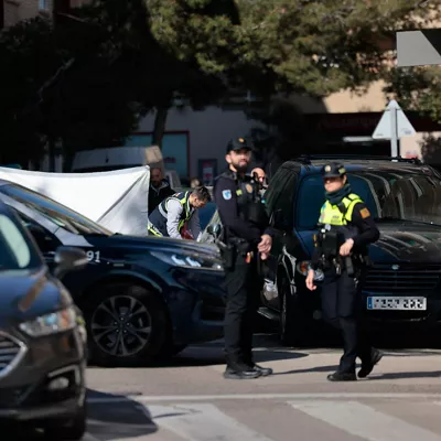 ZARAGOZA, 21/03/2026.- Una mujer ha fallecido este sábado en Zaragoza tras recibir varios disparos de un hombre que después se ha suicidado, según han informado a EFE fuentes de la Delegación del Gobierno en Aragón. El suceso ha ocurrido en torno a las 09.23 horas en la calle Cardenal Cisneros, en el barrio de Las Fuentes de la capital aragonesa. EFE/ Toni Galan
