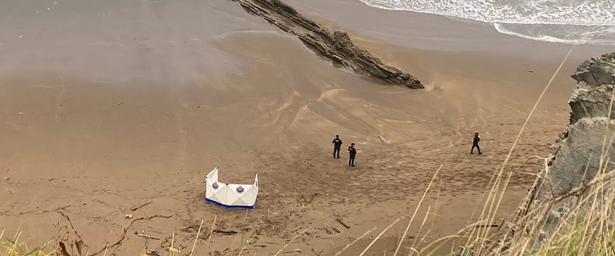 Zumaiako Itzurun hondartzan emakume bat agertu da hilda