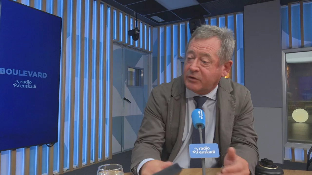 El consejero de Seguridad del Gobierno Vasco Bingen Zupiria, entrevistado en Radio Euskadi